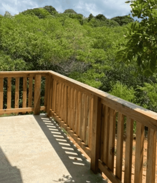 Mangrove-Villas-First-Floor-Queen-Studio-Roatan-Dive-Package-2.png