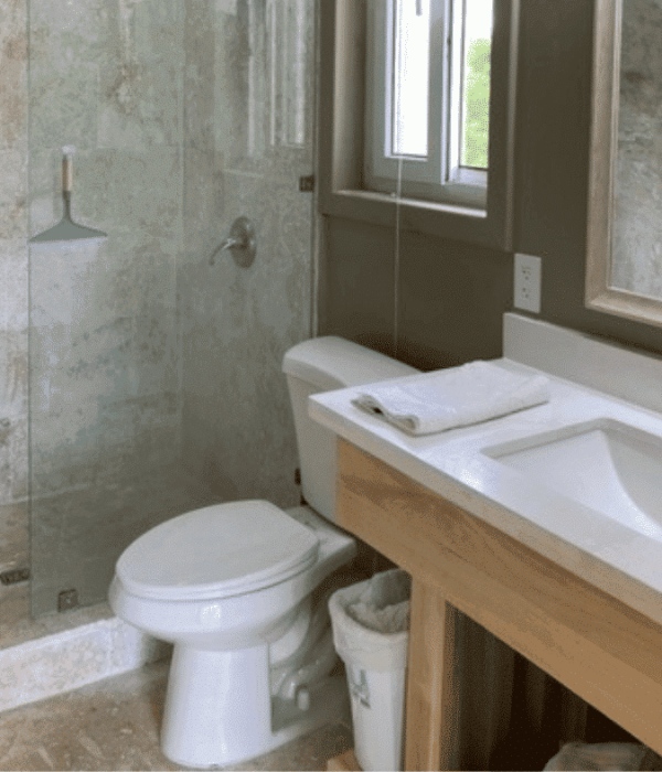 Mangrove-Villas-First-Floor-Queen-Studio-Roatan-Dive-Package-6.png